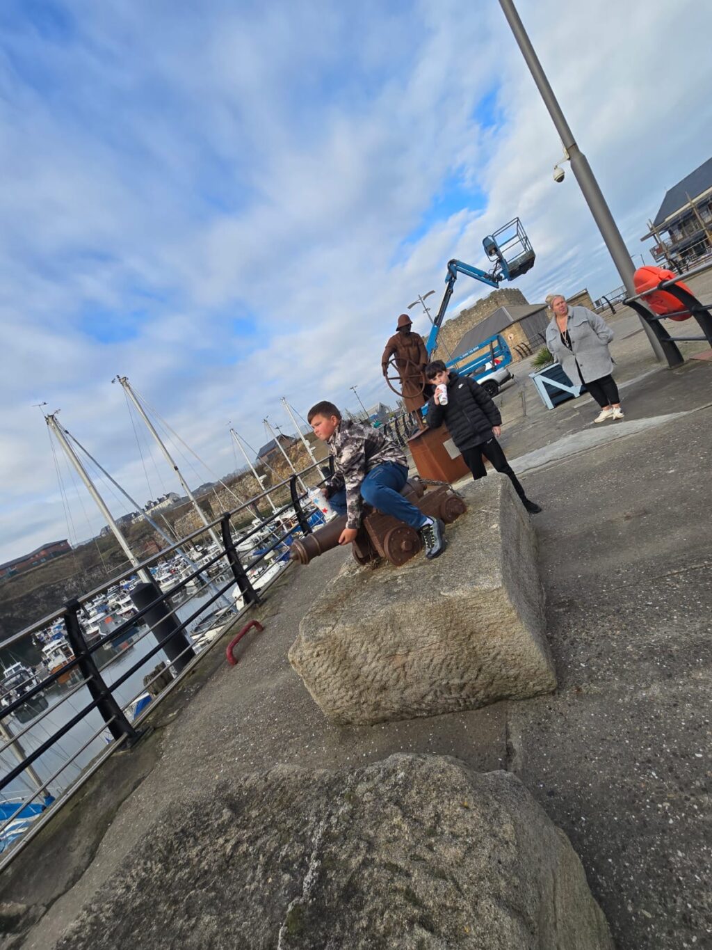 Students Visit Seaham WWII Memorials Ahead of Remembrance Sunday 3